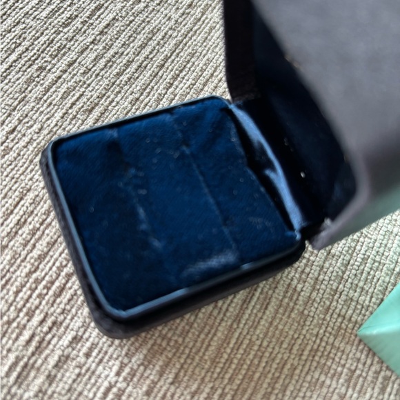 Tiffany authentic gift box with empty black Tiffany & Co. suede ring box w bag. - Picture 11 of 13